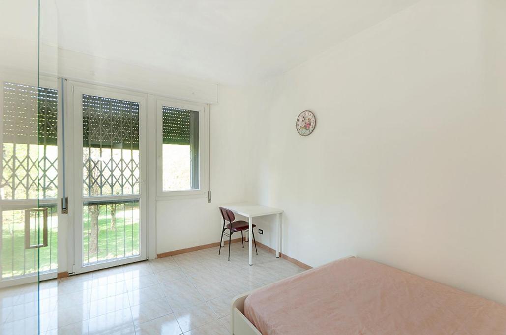 Private Room For Girls Bolonia Exterior foto